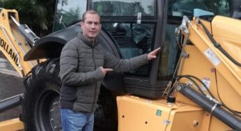 Colonia Victoria Acelera el Progreso con la Entrega de una Retroexcavadora New Holland