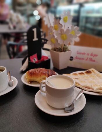 PRAGA⚪️🔴⚫️ Panadería, Confiterías y Cafeteria 🍰🥐☕️