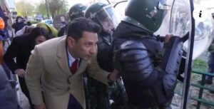 RECIBIERON A HUEVAZOS A DIRIGENTES DE LA LIBERTAD AVANZA🥚🚨: EL MISIONERO ADRIÁN NÚÑEZ ESTABA ENTRE LOS PRESENTES