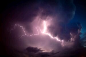 ALERTA EN MISIONES⛈️: anuncian tormentas fuertes con ráfagas de hasta 90 km/h para este sábado