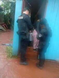 “ESTOY SATURADA, NO PUEDO MÁS”🚨 UNA MADRE DEJÓ A SUS CINCO HIJOS SOLOS Y PIDIÓ AYUDA EN UNA COMISARÍA